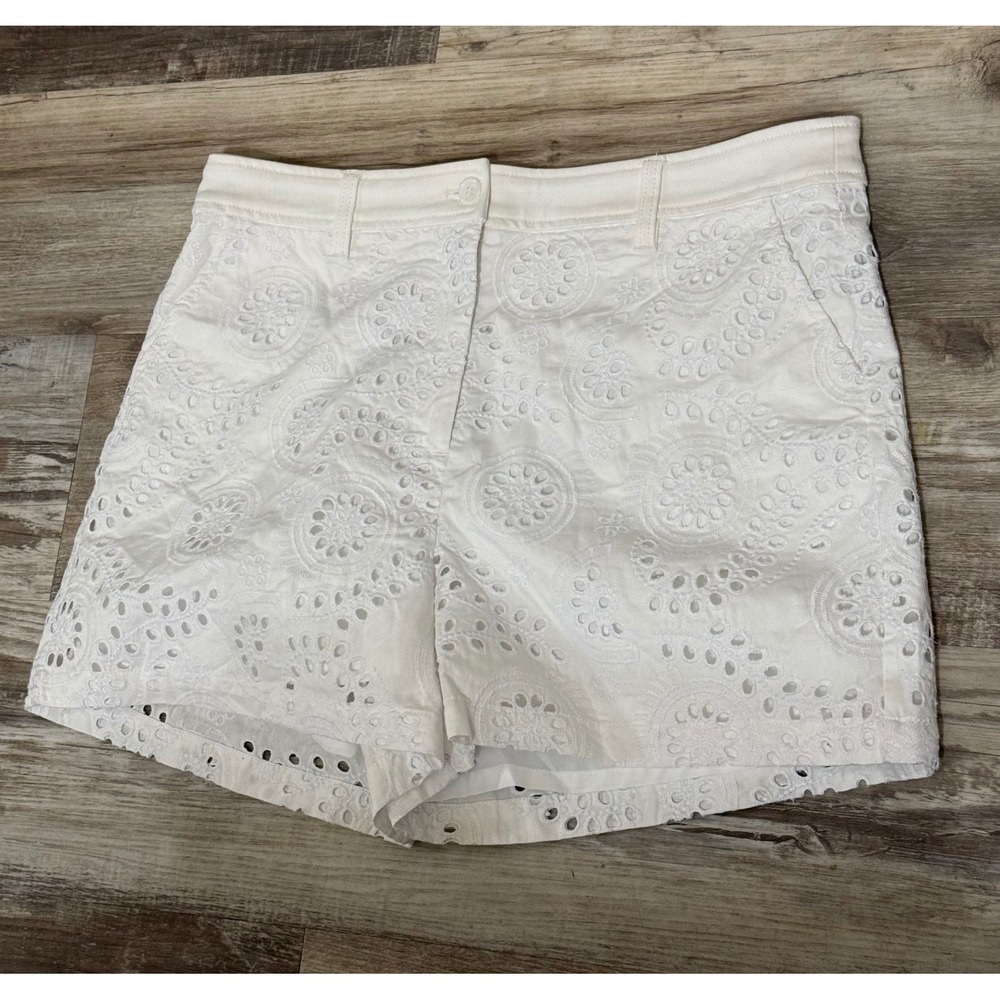Boston Proper Womens White Eyelet Floral Embroidered Shorts Size 16 2CW2340